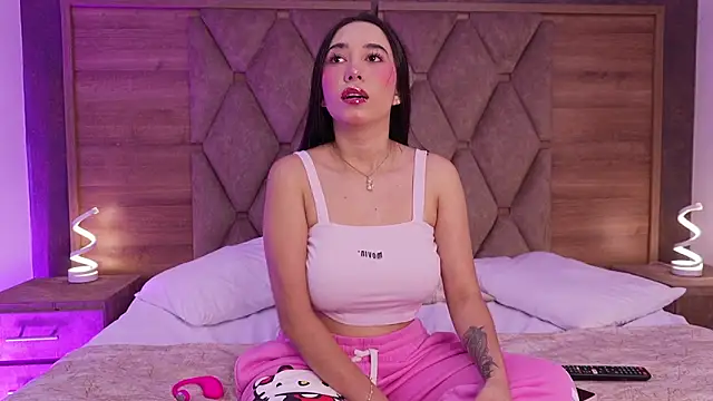 chloegils  online show from 11.25.25