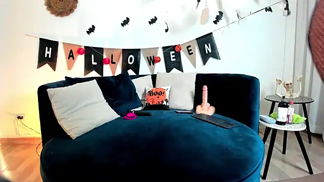 alissonbronw     online show from 10.21.25