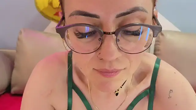 Victoria Fallon online show from 10.09.25