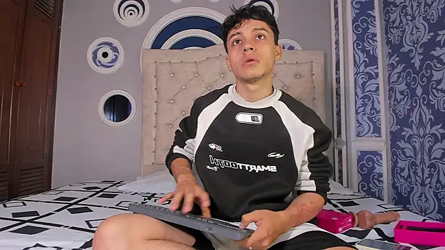 Snapshot of Dani_rivass chatting on 10.24.25 Dani rivass online show from 10.24.25