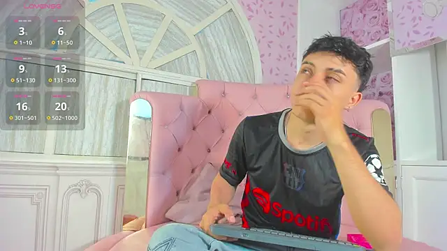 Snapshot of Dani_rivass chatting on 10.26.25 Dani rivass online show from 10.26.25