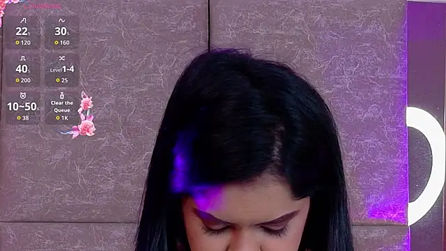 Martina-Roberts- online show from 10.11.25