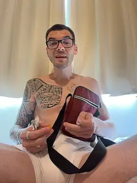 Snapshot of Leonsouzaof chatting on 12.01.25 Leonsouzaof online show from 12.01.25