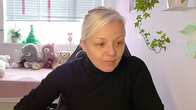 Linsy Kim online show from 01.08.26