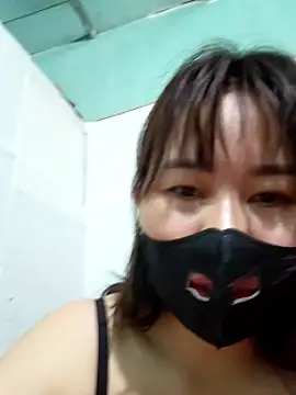 Snapshot of Singlemom69x chatting on 05.16.26 Singlemom69x online show from 05.16.26