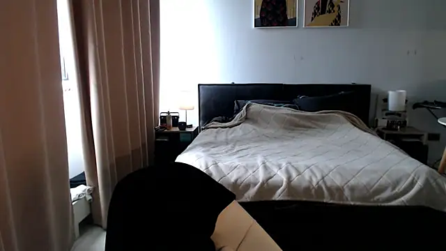 Snapshot of VivianCoke chatting on 04.29.26 VivianCoke online show from 04.29.26