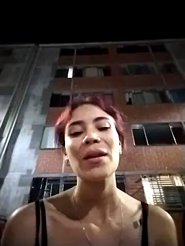 dulcelatin21 online show from 11.28.25