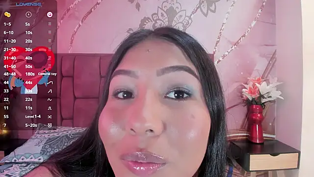 luna maisonn online show from 09.11.25