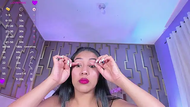 luna maisonn online show from 02.08.26