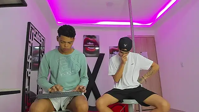 PRETTY FEM online show from 10.12.25