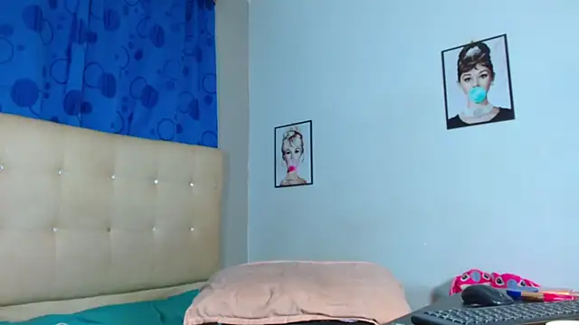 ebonny ts online show from 09.19.25