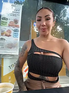 Sarahlove 90 online show from 10.14.25