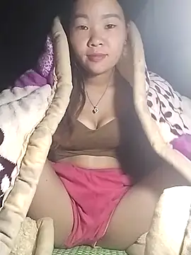 lylylove online show from 11.03.25