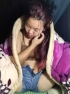 lylylove online show from 11.26.25