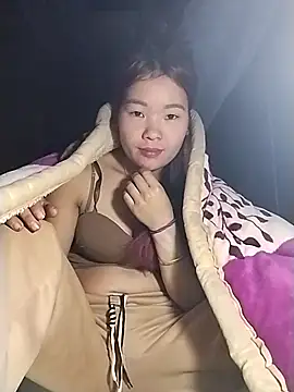 lylylove online show from 11.28.25