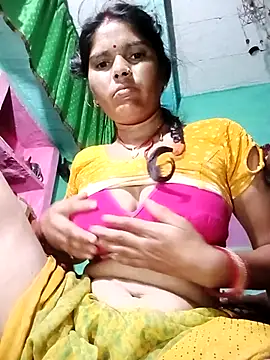 Snapshot of Sexy_queeny chatting on 09.18.25 Sexy queeny online show from 09.18.25