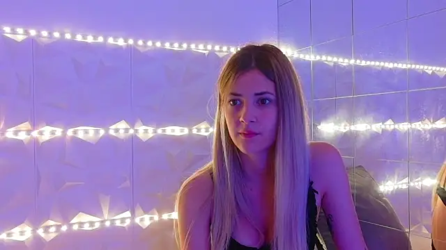 Aishha  online show from 09.12.25