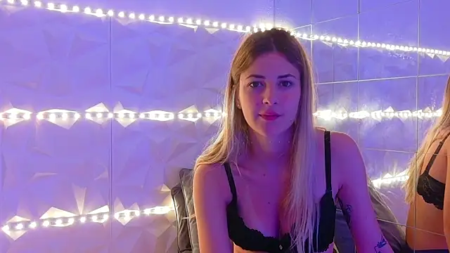 Aishha  online show from 09.17.25