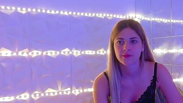 Aishha  online show from 09.25.25