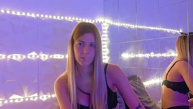 Aishha  online show from 10.02.25