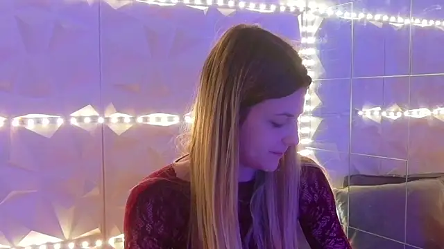 Aishha  online show from 12.22.25