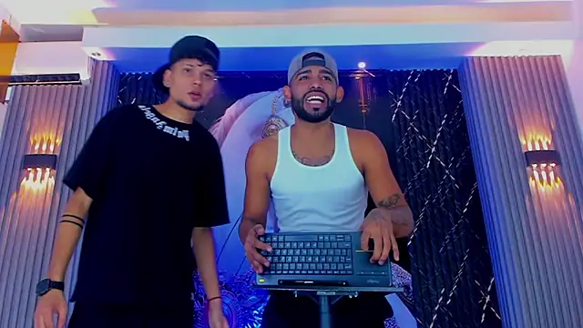 Snapshot of Extreme_boys2 chatting on 09.10.25 Extreme boys2 online show from 09.10.25