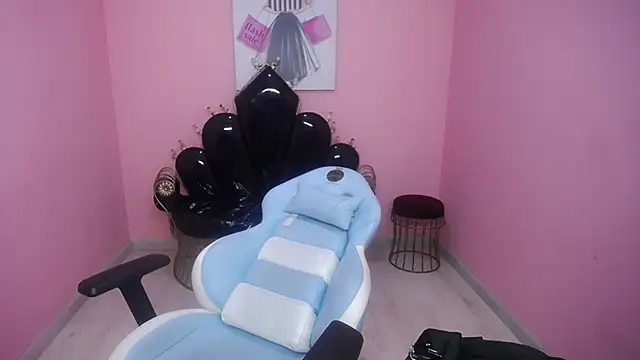 Snapshot of Isabella_Mendez_ chatting on 10.26.25 Isabella Mendez  online show from 10.26.25