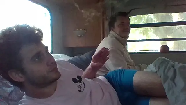 Snapshot of DeafGuyProud389 chatting on 09.10.25 DeafGuyProud389 online show from 09.10.25