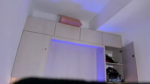 Stefannyevans  online show from 09.12.25