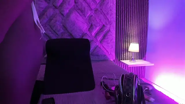 Stefannyevans  online show from 05.19.26