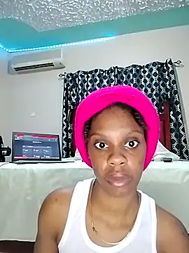 PinkSkyyy online show from 12.22.25