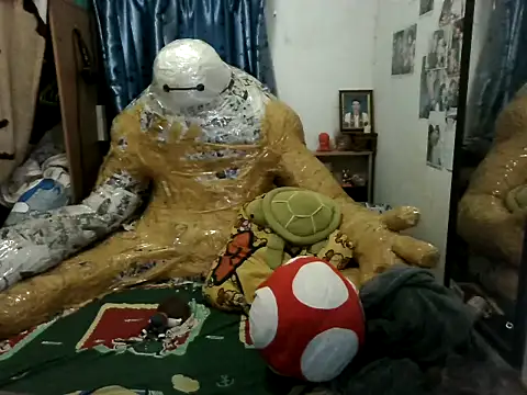 Snapshot of moaman190 chatting on 10.12.25 moaman190 online show from 10.12.25