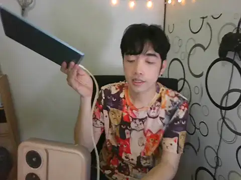 Snapshot of moaman190 chatting on 10.16.25 moaman190 online show from 10.16.25