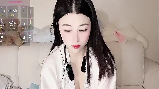 LuLu-Moon online show from 10.20.25