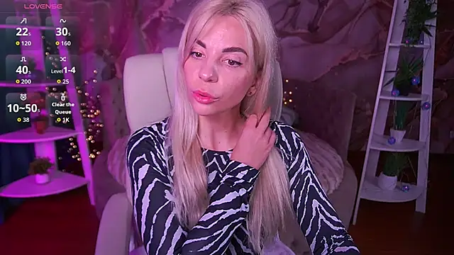 BellaRayyy online show from 03.30.26