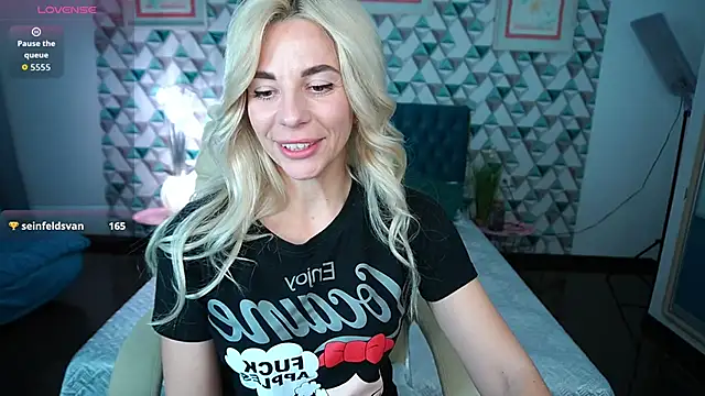 BellaRayyy online show from 04.11.26