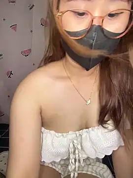 Snapshot of Chezzy18 chatting on 11.17.25 Chezzy18 online show from 11.17.25