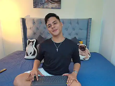 stewart mateo  online show from 10.10.25