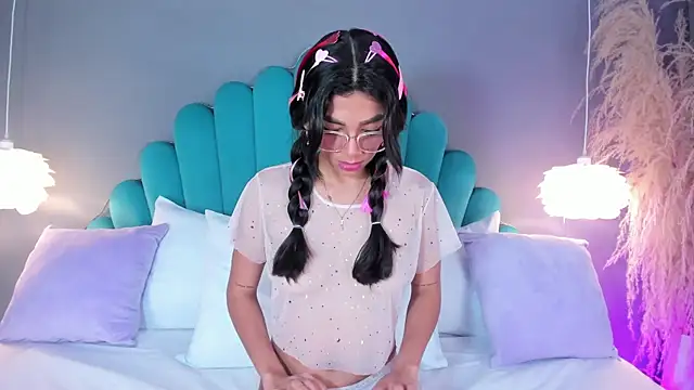 AlassiaHocthner online show from 10.09.25