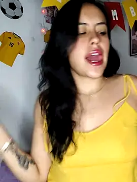 Snapshot of Queen_Ashly chatting on 06.21.26 Queen Ashly online show from 06.21.26