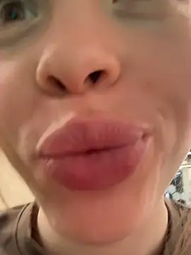 Snapshot of SMELLSEX chatting on 11.25.25 SMELLSEX online show from 11.25.25