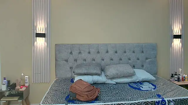 LiaMonroee  online show from 09.25.25