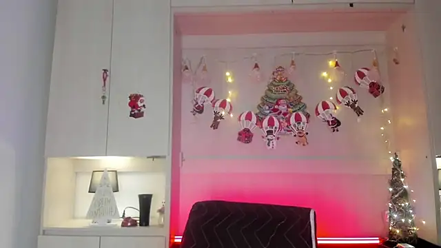 VickyRuiz  online show from 12.18.25