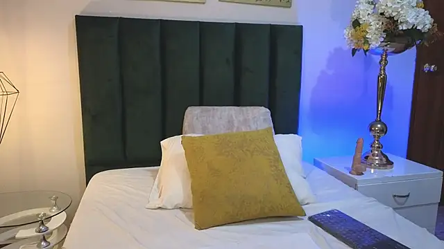 AmaraYasbel online show from 12.19.25