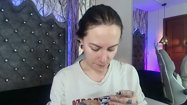 Zami Escobar of online show from 10.02.25