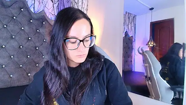 Zami Escobar of online show from 11.15.25