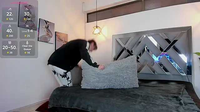 Candy Hott7 online show from 12.17.25