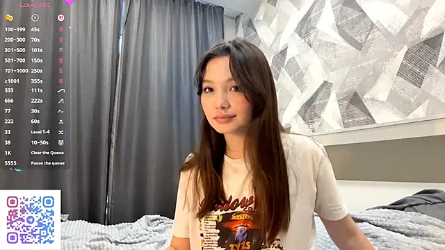 KiraVelvet online show from 10.27.25