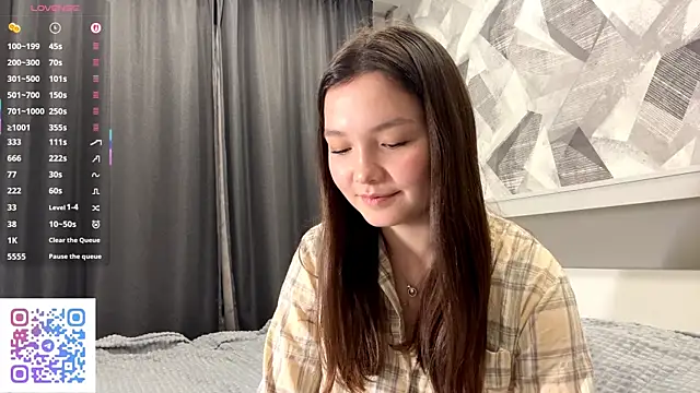 KiraVelvet online show from 11.07.25