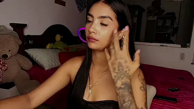 mia yireth online show from 09.15.25